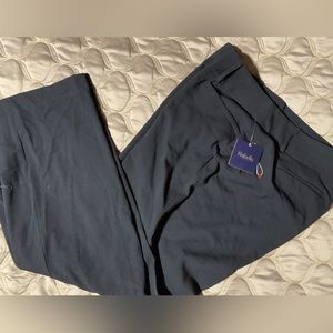 Rafaela Black pant Flare leg. Front pockets